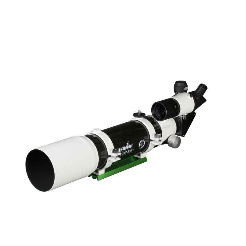 Lunette Sky-Watcher Evostar 80/600 ED APO de trois quarts avant, tube aluminium noir pailleté